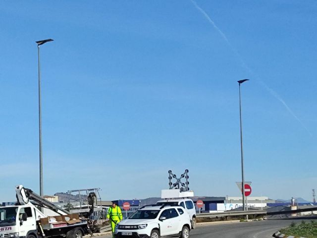 La Comunidad mejora la visibilidad en los enlaces de la autov�a RM-2 con el pol�gono industrial de Alhama de Murcia y la RM-23, Foto 2