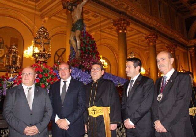 El presidente de la Comunidad asiste a la procesión del Silencio de Alcantarilla - 1, Foto 1