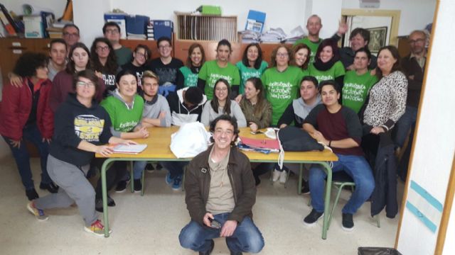 En el día de hoy, 23 de marzo, el IES Rey Carlos III de Águilas se adhiere a la propuesta de encierro en contra de los conciertos educativos para Bachillerato y FP - 3, Foto 3