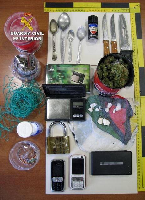 La Guardia Civil desmantela 'in fraganti' un activo punto de venta de drogas en San Pedro del Pinatar - 2, Foto 2