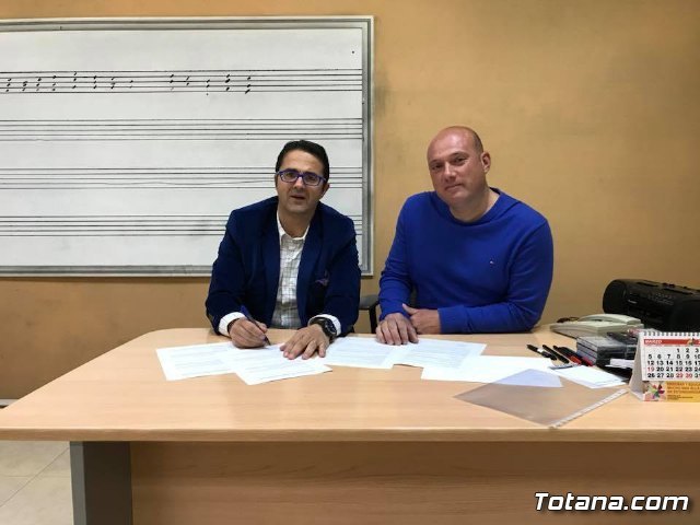 La Agrupación Musical de Totana firma un acuerdo de colaboración con la Hermandad de Santa María Magdalena para participar en la Semana Santa de Totana, Foto 2