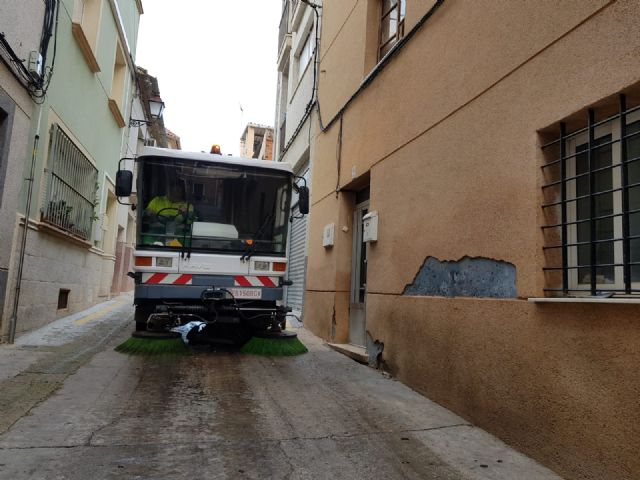 El Ayuntamiento de Bullas continúa diariamente con la desinfección de calles y zonas más conflictivas - 1, Foto 1