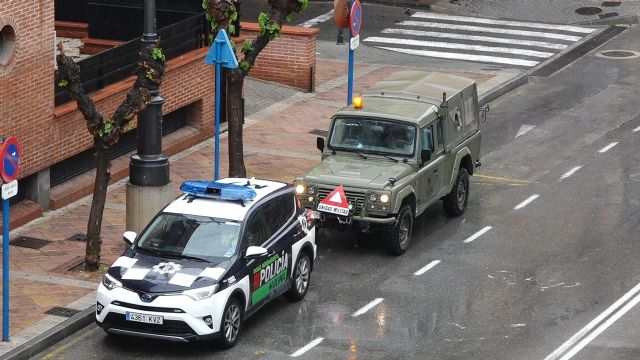 Las Fuerzas Armadas llegan a Molina de Segura para colaborar en la vigilancia y control de circulación de vehículos y personas y en las labores de desinfección de puntos sensibles para prevenir la expansión del COVID-19 - 1, Foto 1
