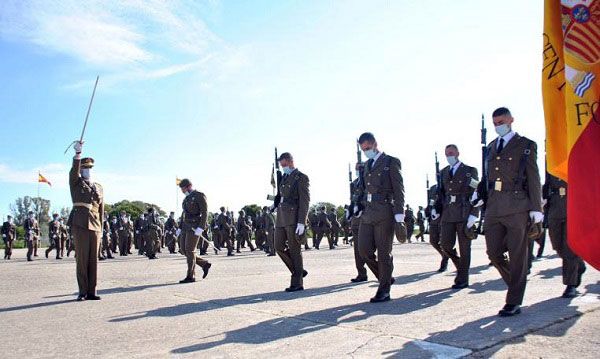 Un total de 425 aspirantes a Militar Profesional de Tropa juraron Bandera en el acuartelamiento “Camposoto” - 1, Foto 1