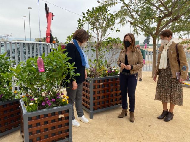 La Escuela Infantil El Lugarico contará con jardineras de gran tamaño que permitirán dividir el patio como medida Covid - 1, Foto 1