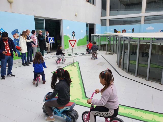 El Colegio de Educación Infantil del Paseo Rosales de Molina de Segura crea un Parque de Educación Vial - 3, Foto 3