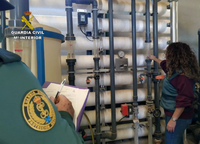 La Guardia Civil destapa una trama delictiva dedicada al uso de desalobradoras en el Campo de Cartagena - 3, Foto 3