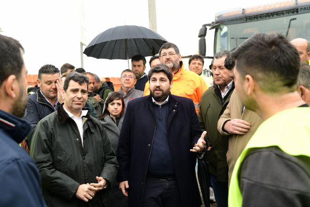 López Miras reclama al Gobierno central que baje ya los impuestos a los carburantes para garantizar la supervivencia del transporte - 3, Foto 3
