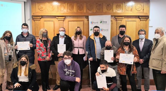 La directora del SEF entrega los certificados de profesionalidad a los alumnos con discapacidad de Feycsa - 3, Foto 3