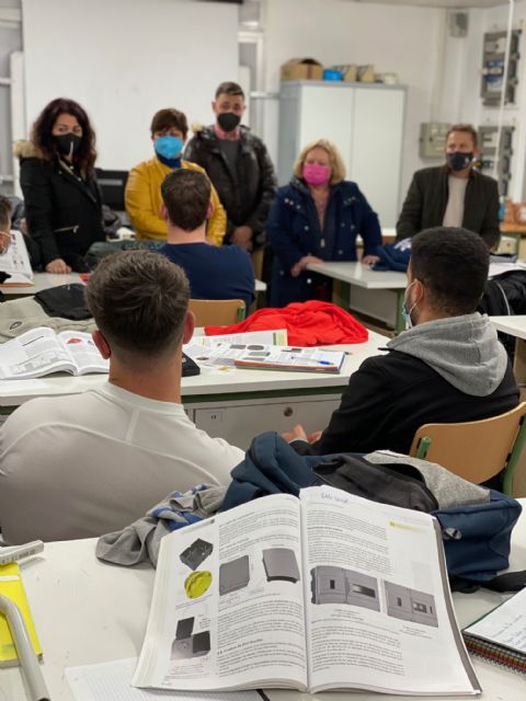 Alcalde Torre Pacheco y Presidenta COEC mantienen un encuentro con jóvenes del Gerardo Molina - 2, Foto 2
