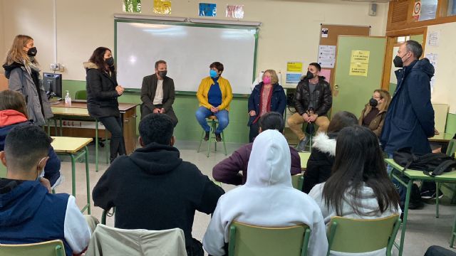 Alcalde Torre Pacheco y Presidenta COEC mantienen un encuentro con jóvenes del Gerardo Molina - 4, Foto 4