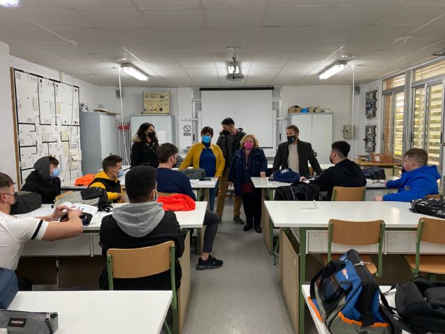 Alcalde Torre Pacheco y Presidenta COEC mantienen un encuentro con jóvenes del Gerardo Molina - 5, Foto 5