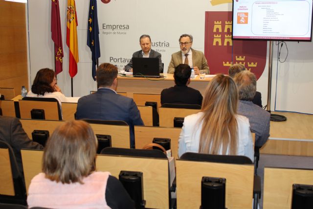 El Gobierno regional impulsa acciones para reducir las emisiones de CO2 y aumentar la reutilización de residuos en la industria - 1, Foto 1