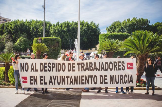 Continúan las movilizaciones del SIME para exigir la estabilización de todo el personal interino o temporal del Ayuntamiento de Murcia - 1, Foto 1