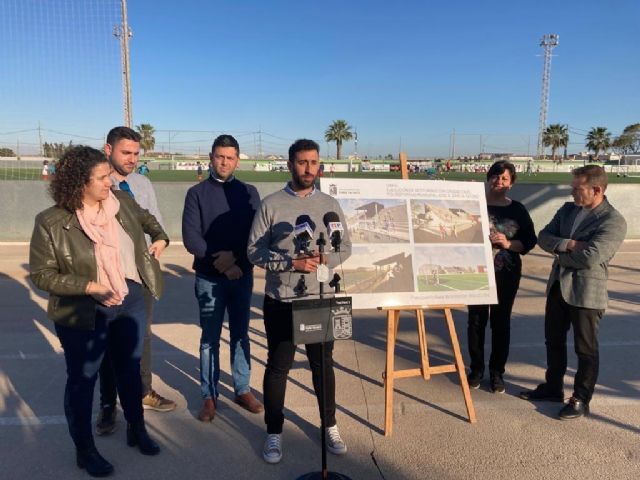 Presentación del proyecto construcción de vestuarios y gradas en el Polideportivo Municipal José Antonio García Tatono - 2, Foto 2