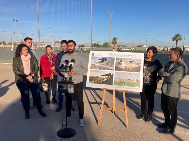 Presentación del proyecto construcción de vestuarios y gradas en el Polideportivo Municipal José Antonio García Tatono - 3, Foto 3