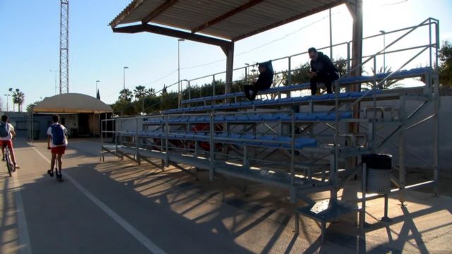 Presentación del proyecto construcción de vestuarios y gradas en el Polideportivo Municipal José Antonio García Tatono - 4, Foto 4