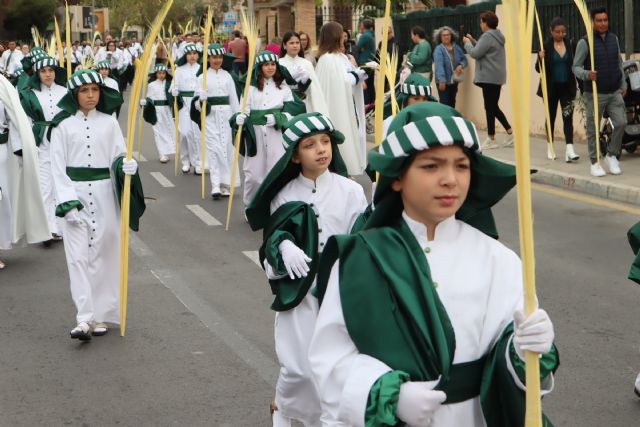 Cientos de pinatarenses acompañan la imagen de Jesús Triunfante en el Domingo de Ramos - 3, Foto 3