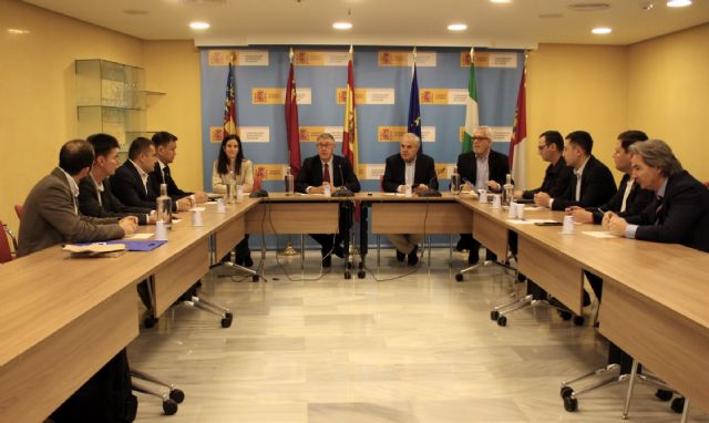 Una delegación de Uzbekistán visita la CHS para avanzar en el conocimiento de la gestión de los recursos hídricos - 1, Foto 1
