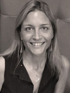 Ana Villanueva presenta su primera novela No estaba escrito - 2, Foto 2