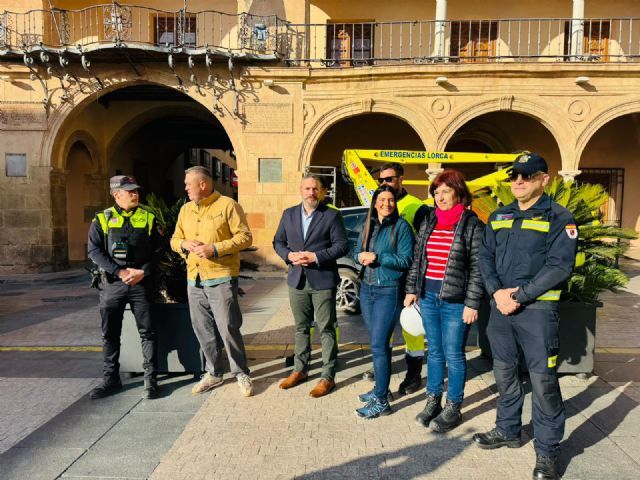 El Ayuntamiento de Lorca ejecuta una nueva revisión de fachadas en el casco antiguo con motivo de la llegada de Semana Santa - 2, Foto 2