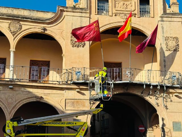 El Ayuntamiento de Lorca ejecuta una nueva revisión de fachadas en el casco antiguo con motivo de la llegada de Semana Santa - 3, Foto 3