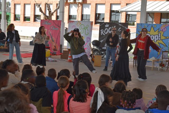 Los alumnos del colegio Valentín Buendía se mueven al ritmo de las músicas en su V Semana Cultural - 3, Foto 3