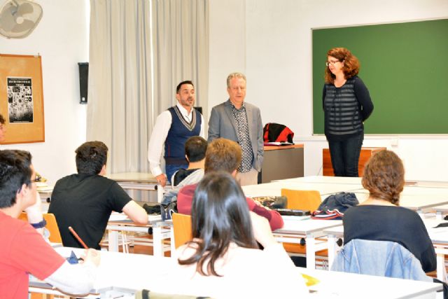 Estudiantes de 1° de Arquitectura diseñarán una casa-estudio para el pintor Ángel Mateo Charris en Portmán - 1, Foto 1