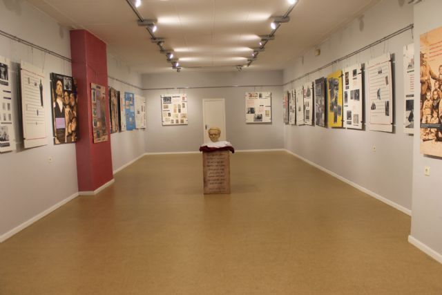 Inaugurada la exposición de Lorca para celebrar el 'Día del Libro' y entregados los premios del concurso de relatos hiperbreves con el tema 'Mujer' - 2, Foto 2