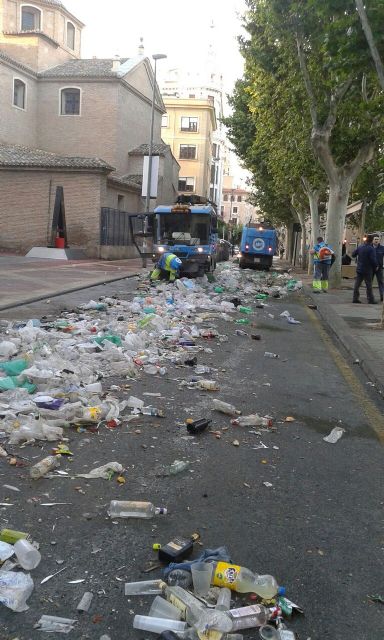 El Servicio de Limpieza Viaria recoge casi 40.000 kilos de residuos tras el Entierro de la Sardina - 1, Foto 1