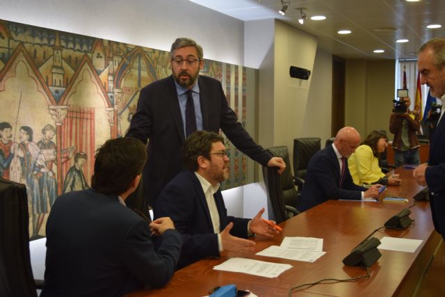 Víctor Martínez: Con nuestras enmiendas, aportamos sensatez y sentido común a la eliminación de los aforamientos - 1, Foto 1