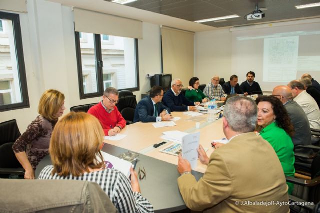 La Comision de Urbanismo dictamina la alineacion de los locales parroquiales de Los Belones - 1, Foto 1