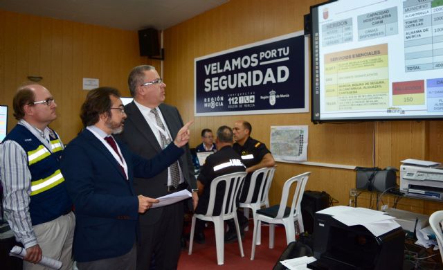 El simulacro organizado por la UME y la Comunidad pasa al máximo nivel de emergencia - 1, Foto 1