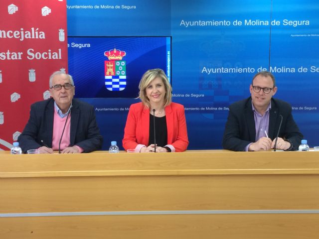 El Ayuntamiento de Molina de Segura firma un convenio con la Asociación para un Envejecimiento Activo y Saludable para desarrollar un programa de actividades dirigido a personas mayores - 1, Foto 1