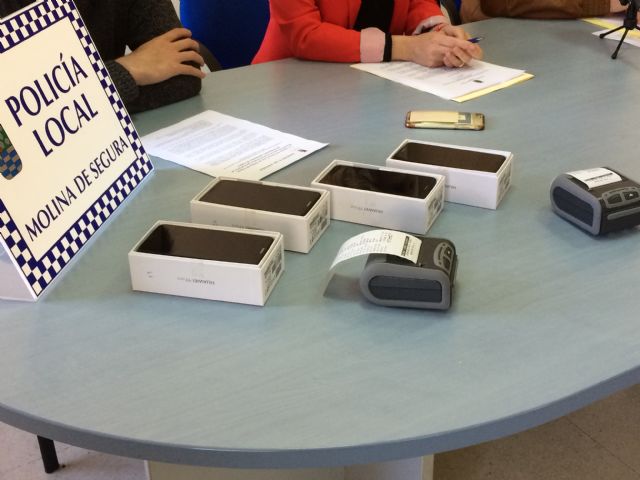 Los agentes de Policía Local de Molina de Segura disponen de nuevos recursos técnicos para mejorar el procedimiento sancionador de tráfico - 2, Foto 2