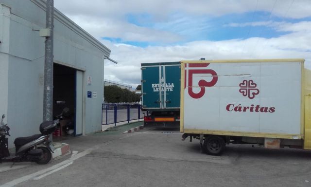 Estrella de Levante amplía la donación de agua embotellada y apoyo logístico en Albacete y Almería - 1, Foto 1