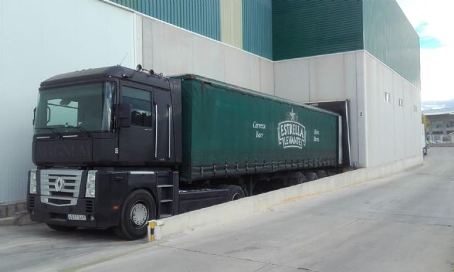 Estrella de Levante amplía la donación de agua embotellada y apoyo logístico en Albacete y Almería - 2, Foto 2