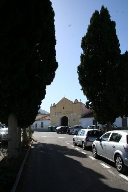 El Ayuntamiento de Cehegín autorizará a las floristerías el acceso al Cementerio - 1, Foto 1