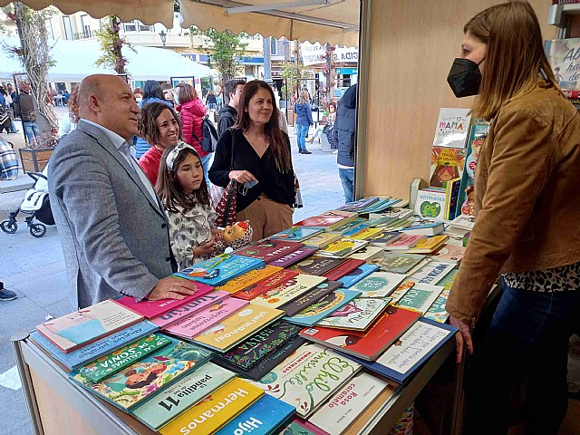 El arranque de la Feria del Libro Infantil y Juvenil acoge el I Encuentro de escritores y lectores - 1, Foto 1