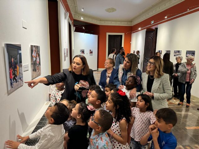 El Huerto Ruano acoge una exposición fotográfica sobre el proyecto intergeneracional Vidas que se unen - 1, Foto 1