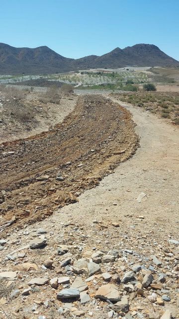 Las obras de acondicionamiento del camino de Los Méndez, en La Manchica, se ponen en marcha gracias a la presión ejercida por MC - 3, Foto 3