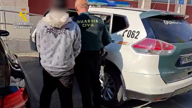 La Guardia Civil esclarece un robo cometido en una vivienda y en un almacén de Mula - 1, Foto 1