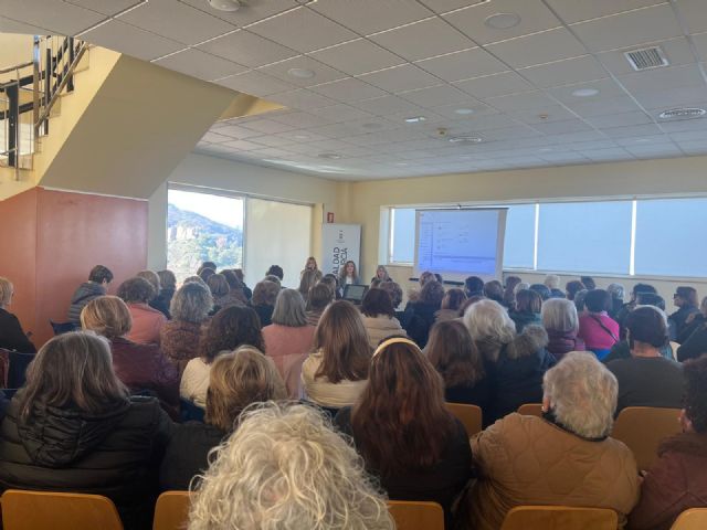 El Ayuntamiento de Murcia aprueba el primer plan de formación con cursos y talleres para todos los Centros de la Mujer - 1, Foto 1