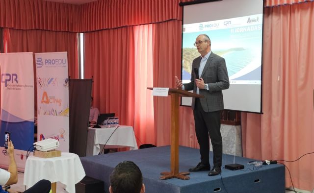 250 docentes participan en las II Jornadas de 'Escuelas Activas', dedicadas al valor pedag�gico de la costa de la Regi�n, Foto 3