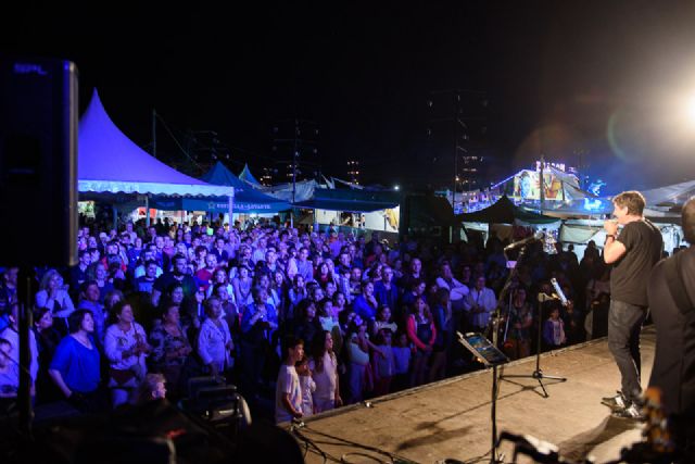 Miles de personas disfrutan de la Isla Fun Fest, Foto 4