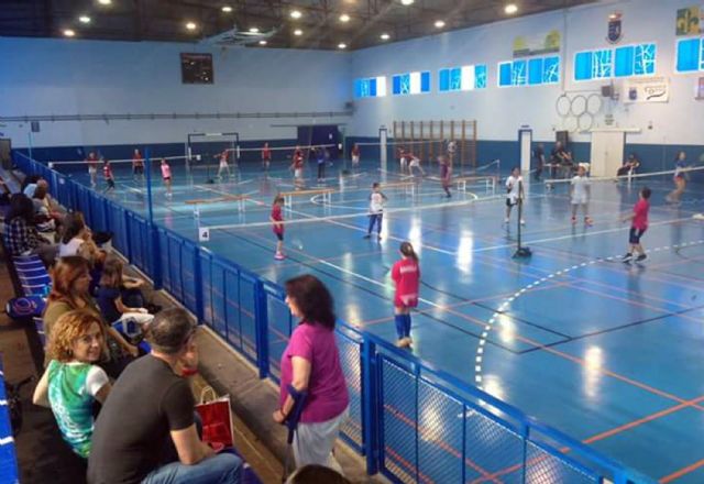 Cerca de 70 jugadores participaron en Las Torres de Cotillas en el circuito interescuelas regional de bádminton - 1, Foto 1