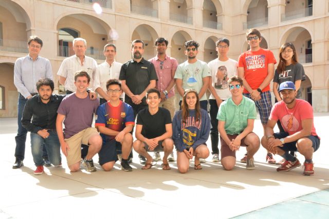 Estudiantes norteamericanos cursan un seminario en la UPCT y visitan la industria energética y militar - 1, Foto 1