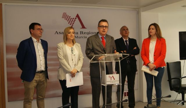 El PSOE lamenta que PP y Ciudadanos se opongan a que los alumnos que aprueban tengan gratis la matrícula universitaria - 1, Foto 1