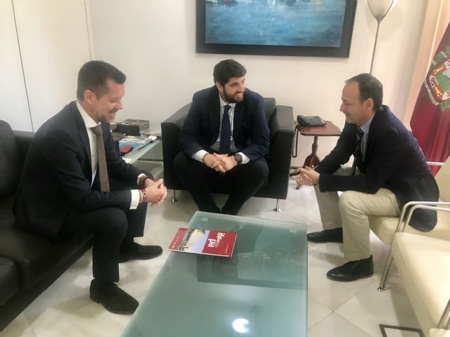 López Miras se reúne con el director gerente del Palacio de Ferias y Exposiciones de la Región (Ifepa) - 1, Foto 1