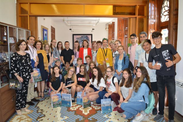 Los alumnos Erasmus del programa Educar para una diversa identidad europea visitan el Ayuntamiento - 1, Foto 1